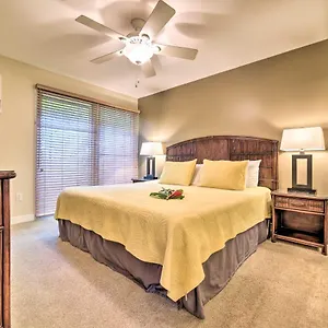 Apartment With Pool - 1 Block To Front Street!, Lahaina